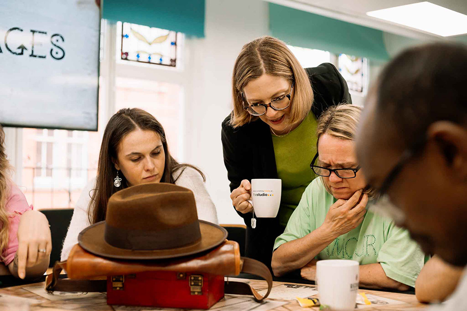 Woman-holding-coffee -mug