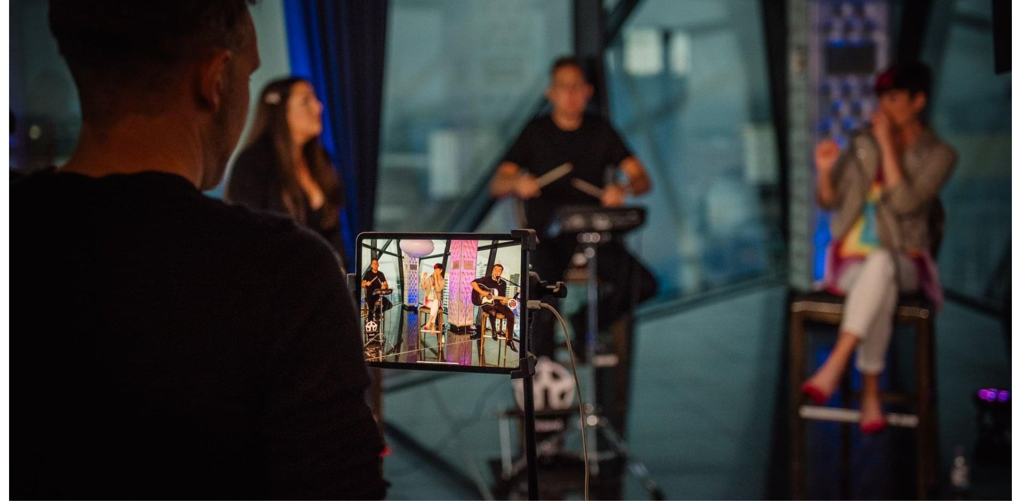 virtual-team-building-section-image-1