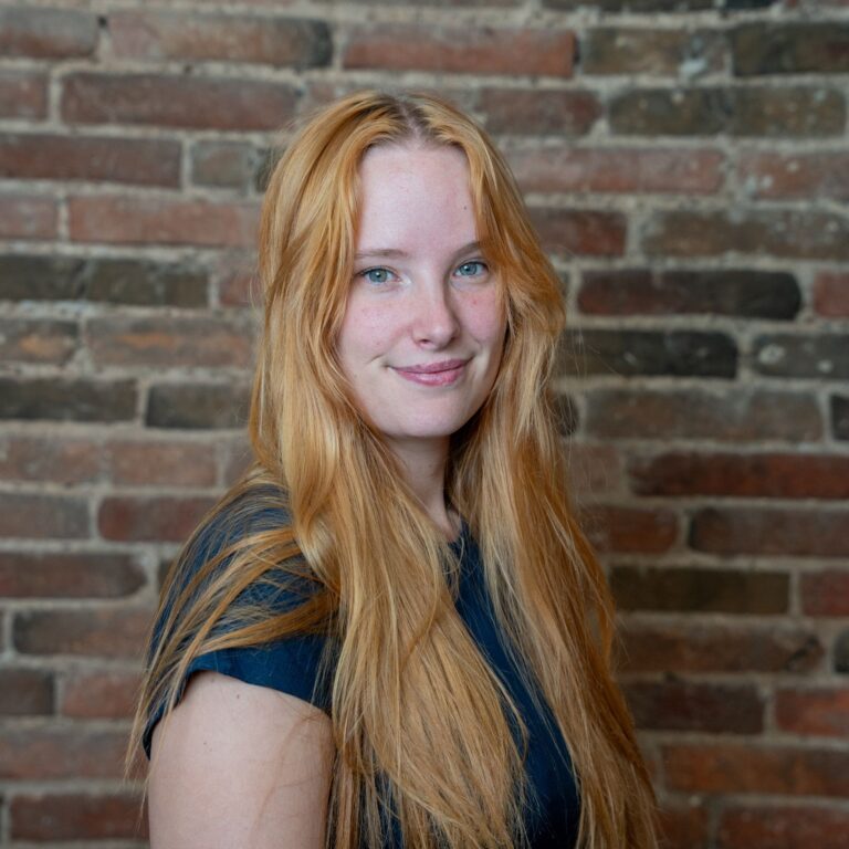 Lucy S Headshot